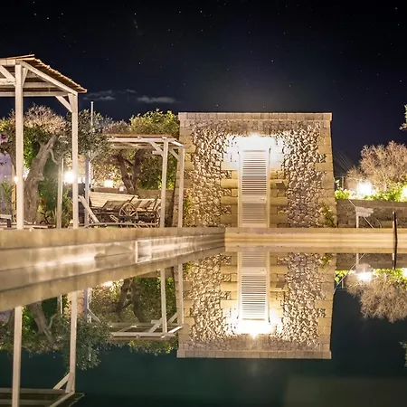 Country house Masseria Vittoria *